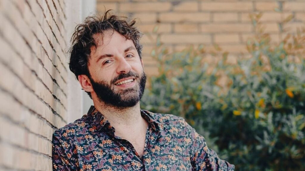 What is it about and why to read "Dilaga ovunque", finalist at the Campiello