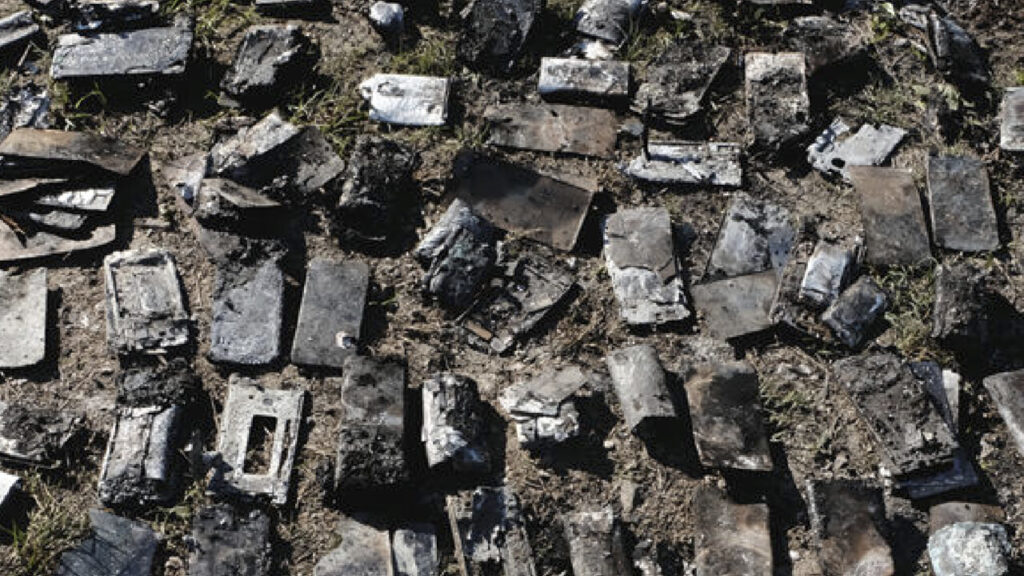 Phones and passports burned, so the police make migrants arriving in Europe "disappear".