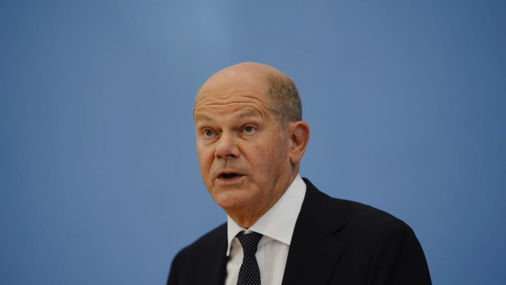 In Germany, the alliance that supports Scholz is at loggerheads and a government crisis is approaching