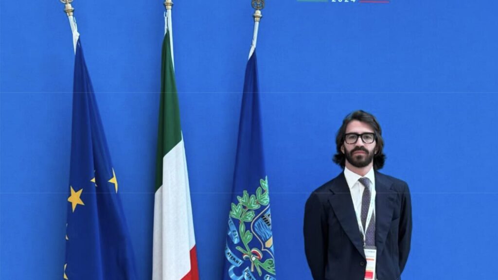 Trouble for Giorgia Meloni: Italy risks losing her glasses too