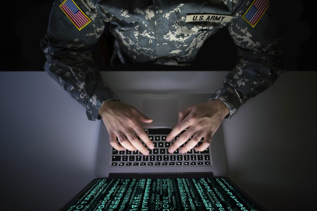 violazione computer militari usa chiavetta usb