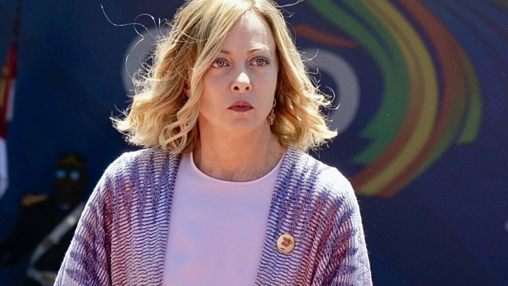 Meloni's gift to the anti-vaxxers, an insult to respectable people and thousands of deaths