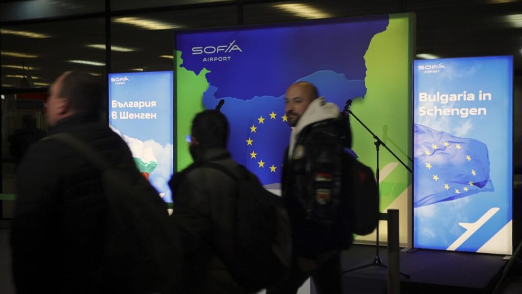 Bulgaria and Romania in the Schengen area: all checks on cars and trucks at the border removed