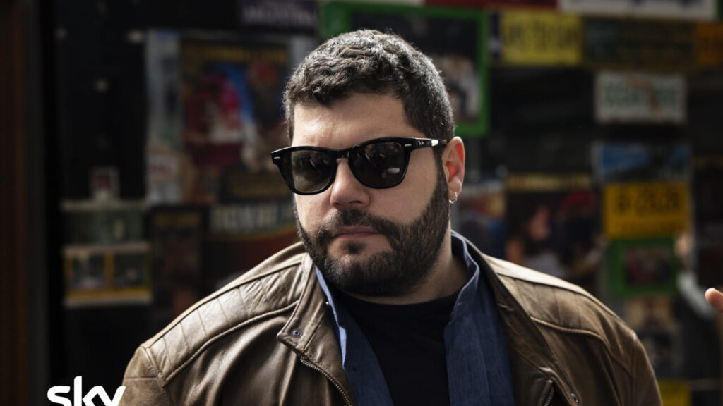 It doesn't "fit" much with Bud Spencer, but Piedone's new series is very funny