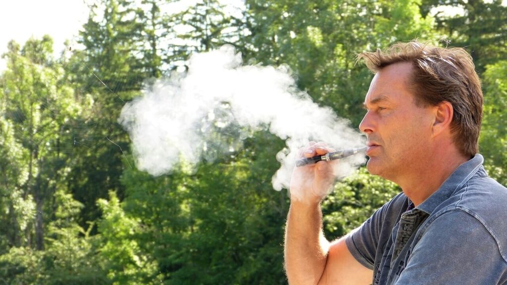 Stop smoking outdoors, including e-cigarettes