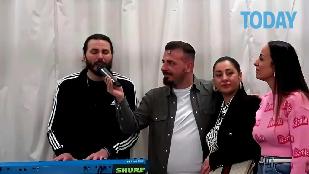 Welcome to the Camorra's Christmas show: who authorized Tony Colombo to sing?