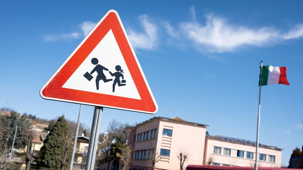 cartelli stradali italiani artista chi li ha disegnati