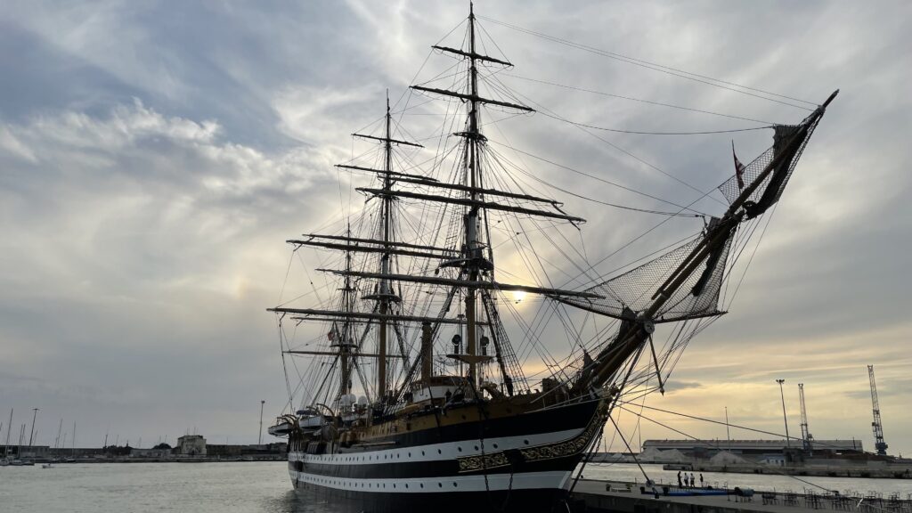 amerigo vespucci nave
