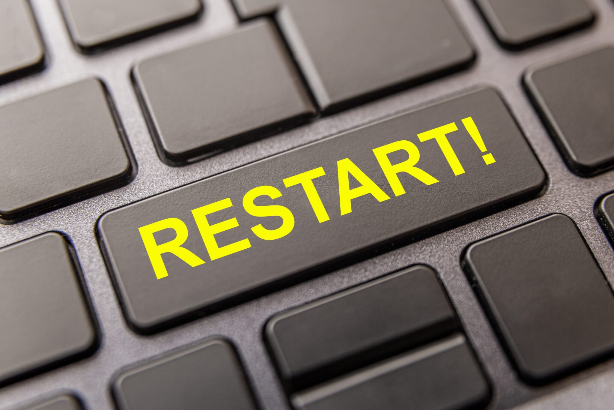 Restart and reset a device: what is the difference and when to do it