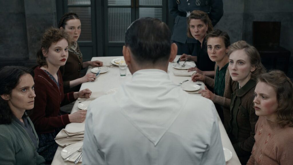 "The tasters": the horror of the war as they never told you