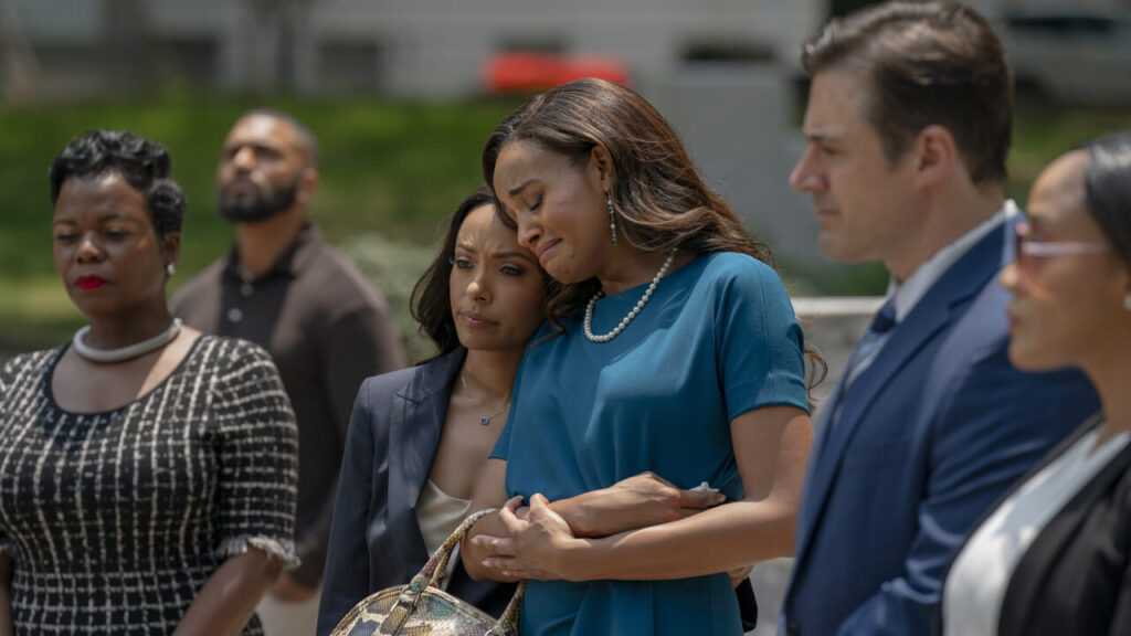 "Duplicity" is the thriller movie that you have to watch tonight on first videos