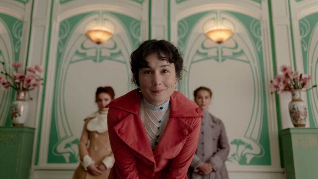 Manual for Signorine, all about Netflix's new "Spanish Bridgenger"