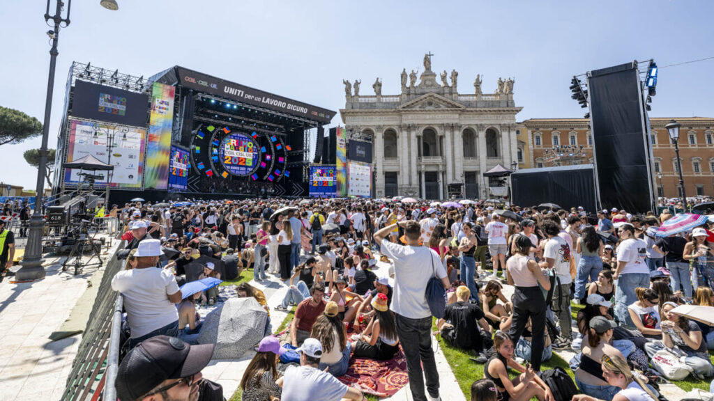 At the concert of May 1st there is everything, except politics