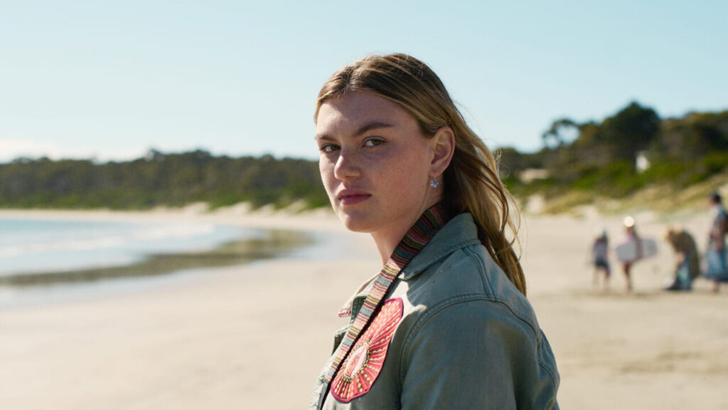 Shadows in the water: the new Netflix crime series, plot and when it comes out