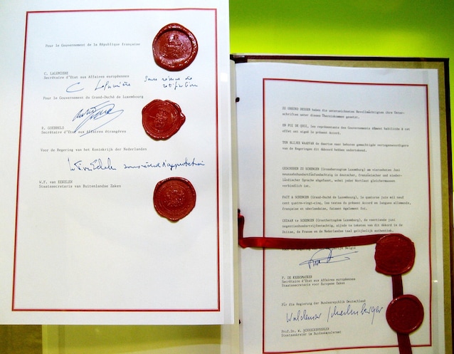 The 1985 agreement (Wikimedia Commons)