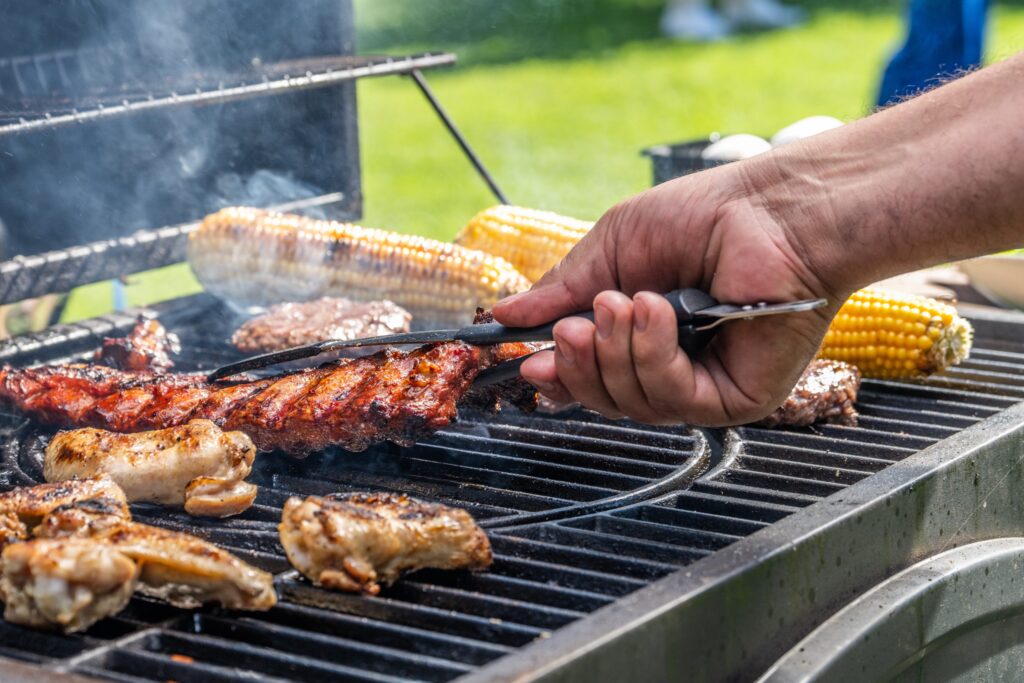 griglia sporco barbecue pulire