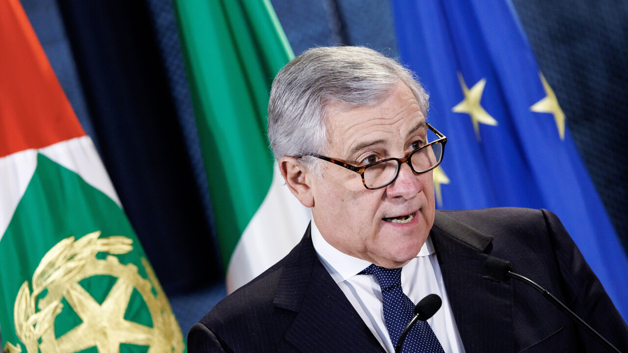 Tajani opens to the sanctions to Israeli colonists "more violent" (to save the funds to Tel Aviv)