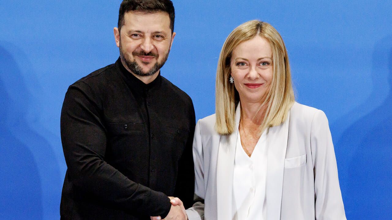 Zelensky hears Meloni and Macron: Kiev also wants Europe at the negotiation table