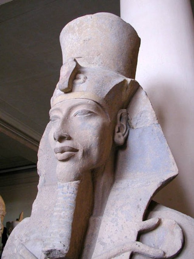 Bust of Akhenaton escaped to destruction