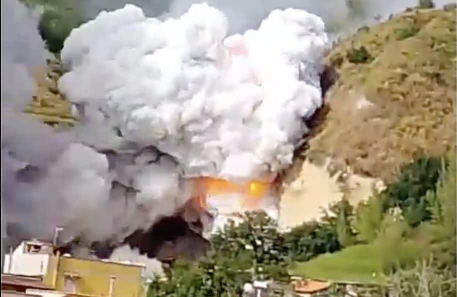 esplosione napoli pianura fuochi d'artificio