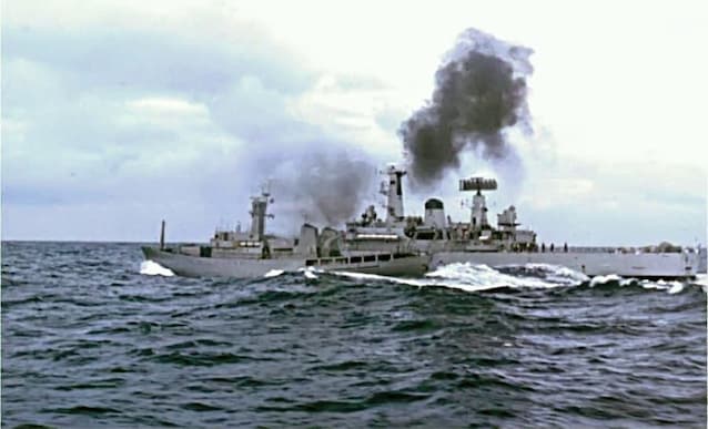 Collision between the HMS Scilla and the Icelandic patrol Odinn (Wikimedia Commons)