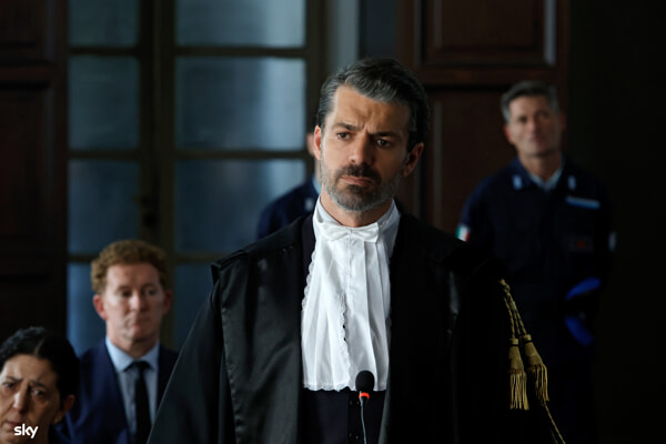 Luca Argentero in Ligas lawyer