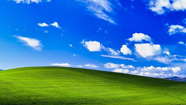 Bliss background of Windows XP