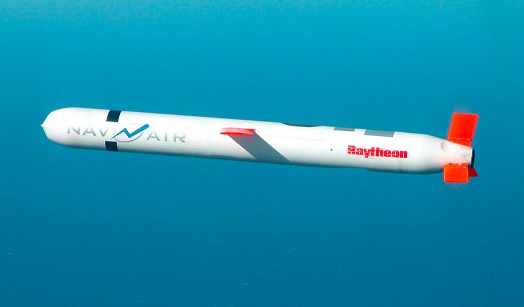 What are the long -range Tomahawk missiles that Ukraine has asked the USA and how they work