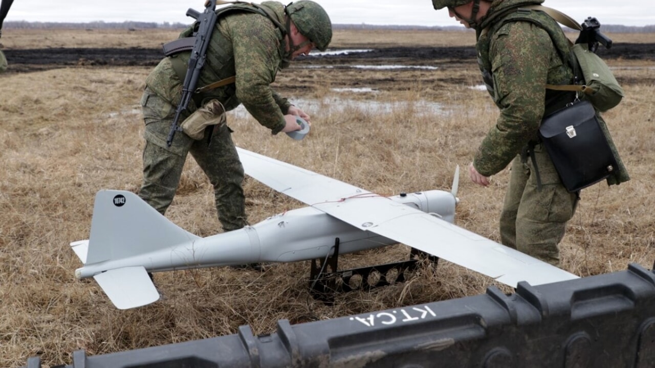 From the Russian shadow fleet to the European cities: what would be the journey of the dangerous drones of the Kremlin