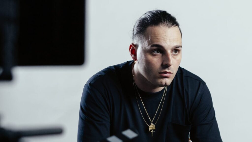 Italian rap has become an adult. And Ernia proves it