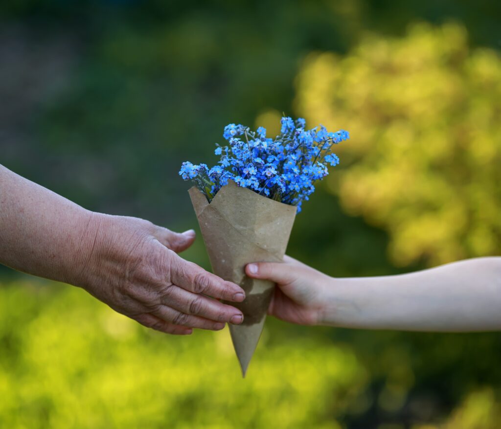 Why is grandparents' feast celebrate on 2 October and why is the non -unstiscordardimé symbol of it?