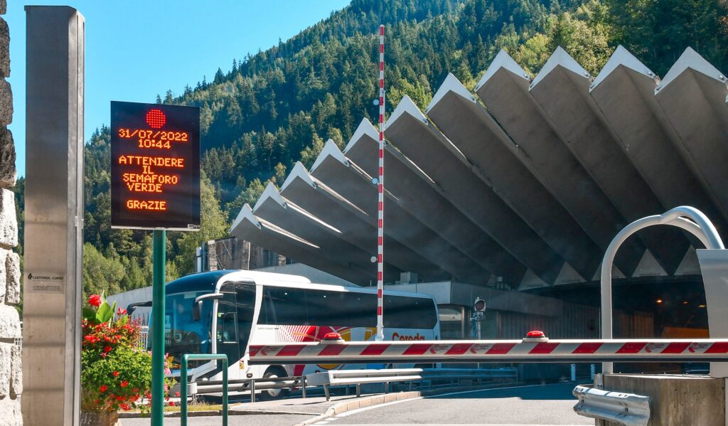 How it is done and how the Mont Blanc tunnel was built