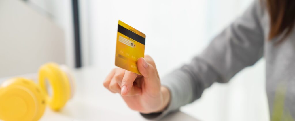 SMS Unicredit scam that empties the current account: how to recognize and defend themselves from the fake messages.