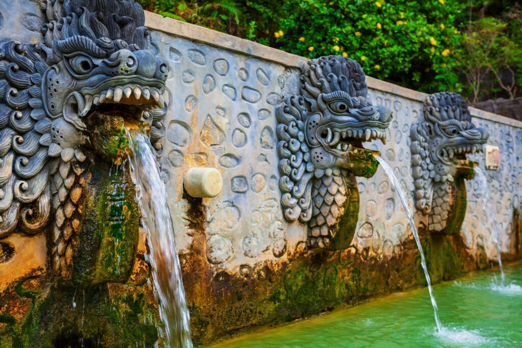 Why the water of some fountains smells of sulfur: the scientific explanation