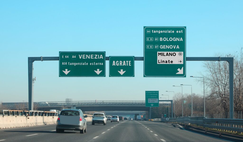 How are road signs on the highway designed?