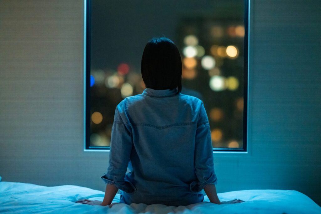 When the days get shorter are we sadder? What science says