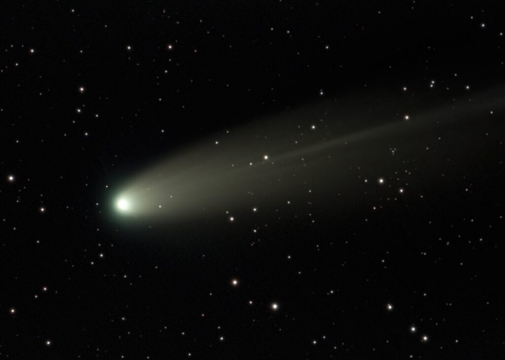 Comet Lemmon lights up the sky at the peak of its brightness: the spectacular photos