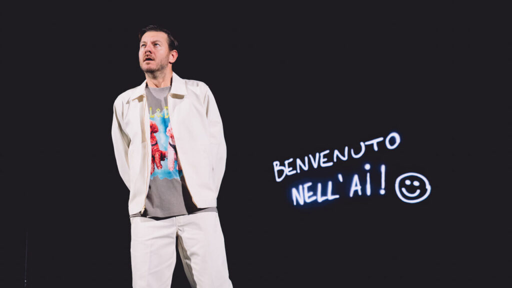 If you love Alessandro Cattelan, go and see him at the theater