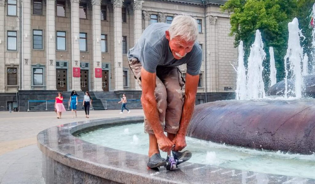 The world's smallest working bicycle measures just 8.4 centimetres
