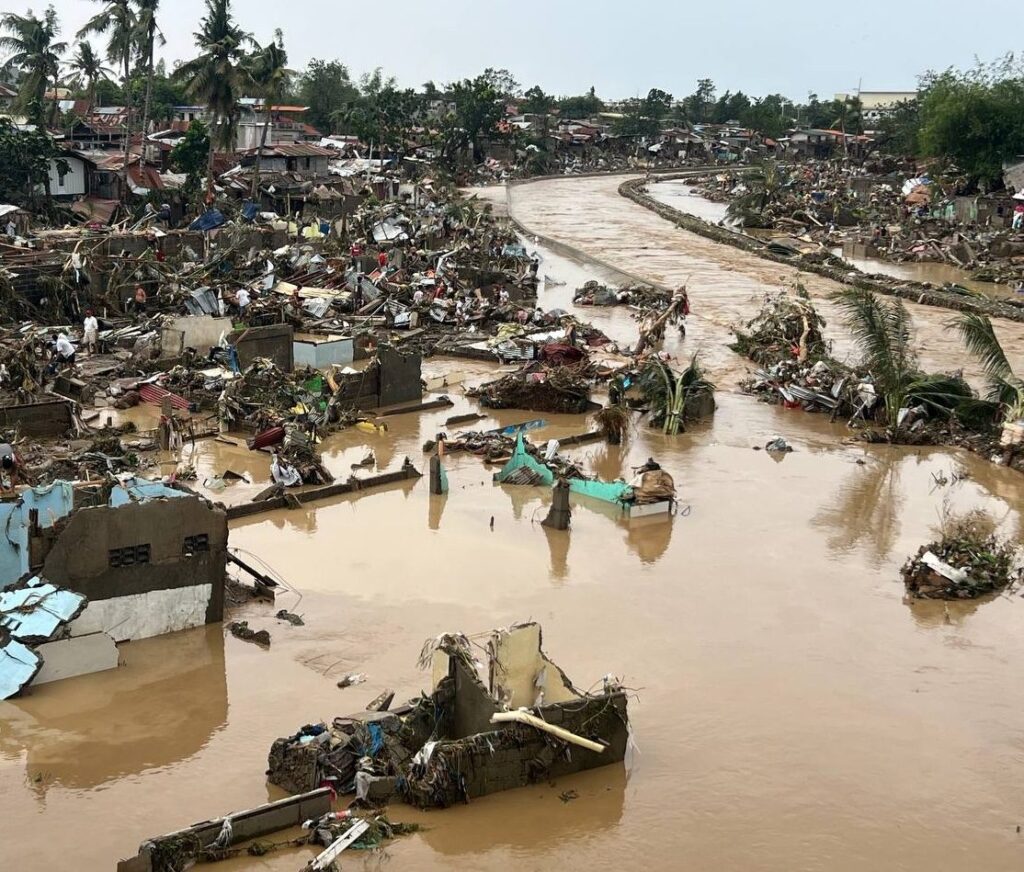 Philippines hit by typhoon Kalmaegi, now heading towards Vietnam: the images and why it was so destructive