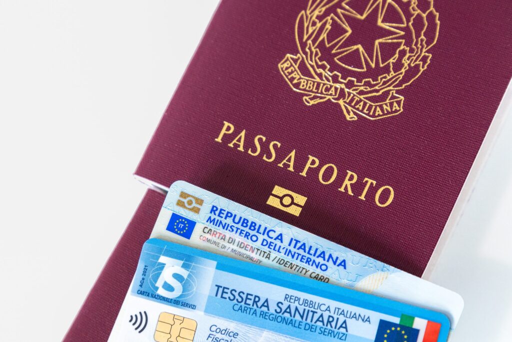 Stop renewing identity cards for the over 70s: all the news on documents and passports from 2026