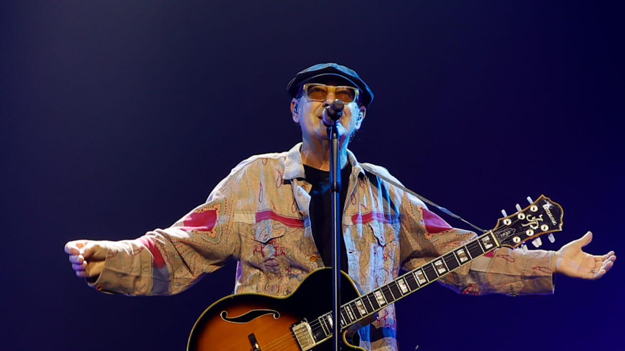 Let's not get fooled by nostalgia, Luca Carboni is more current than ever