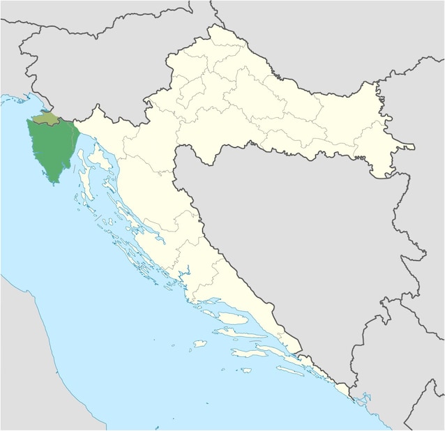 Istria, in dark green, within Croatia. The Slovenian side is in light green (Wikimedia Commons)