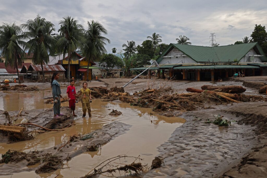 Floods in Asia, over 1,100 deaths in Sri Lanka, Indonesia and Thailand: a month's worth of rain fell in one day