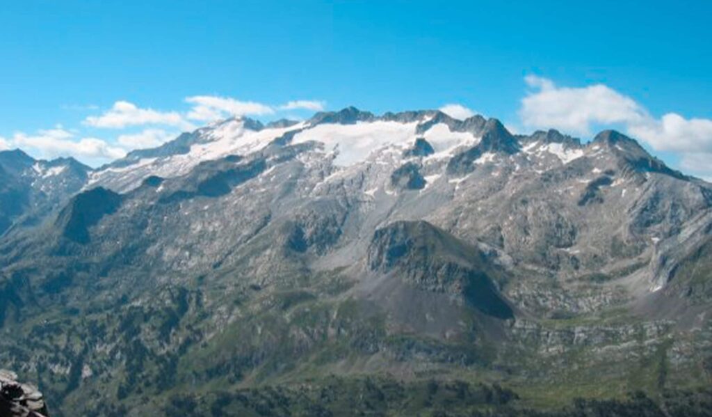 The largest glacier in Spain, in the Pyrenees, has lost up to 4 m in a year: the latest findings