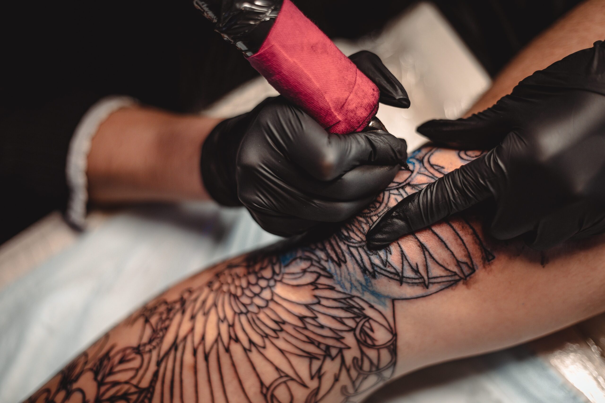 Tattoos, new study highlights possible effects on the immune system in the case of vaccines