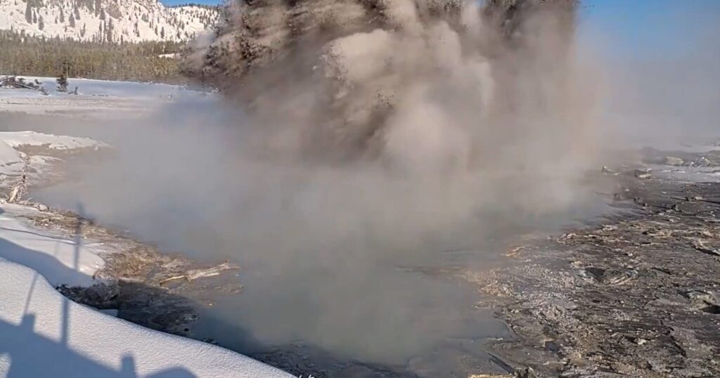 Mud eruption at Black Diamond Pool, Yellowstone Park: video