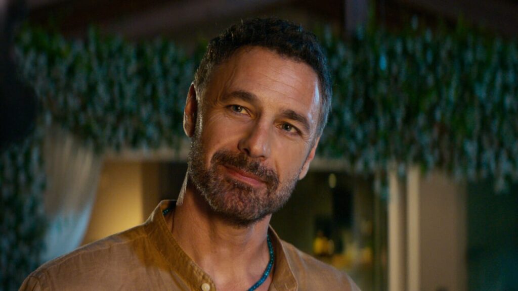 Mutual Friends, the film with Raoul Bova, Beatrice Arnera and Francesca Inaudi on Paramount+: when will it be released in streaming