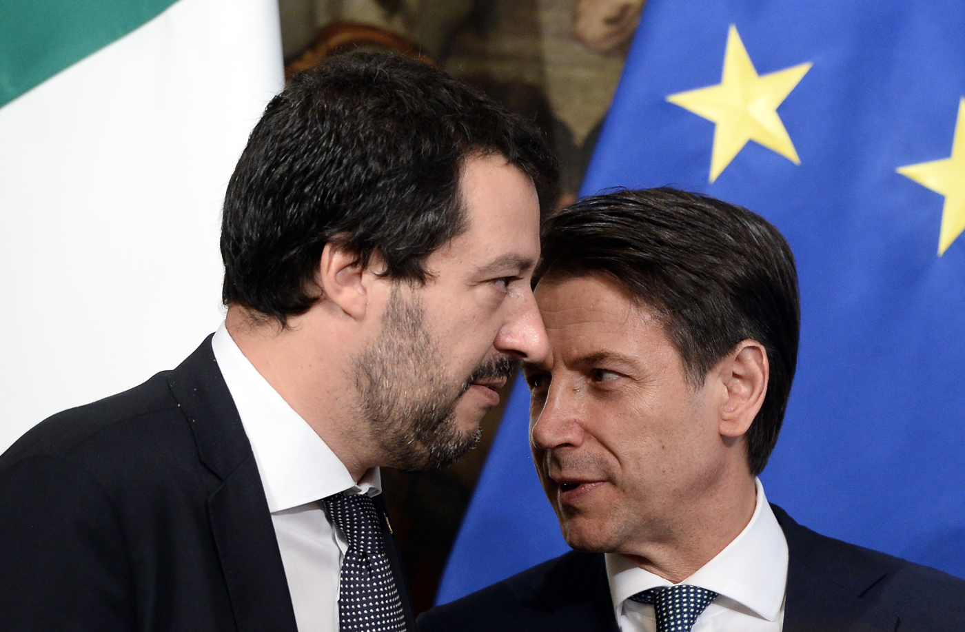 Matteo Salvini, on the left, with Giuseppe Conte (photo LaPresse)