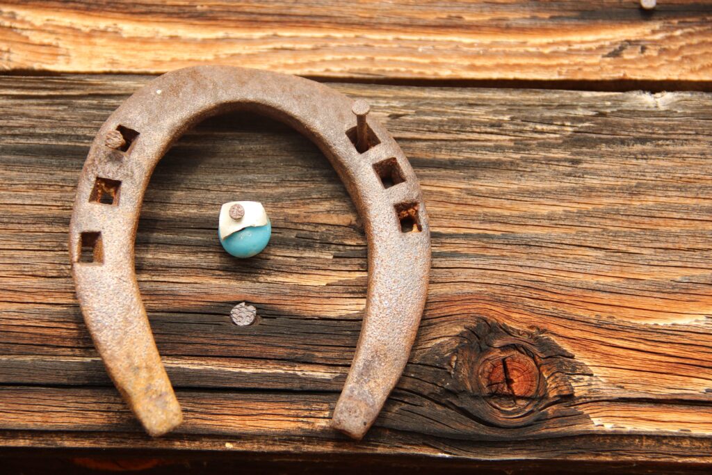 Why is it said that touching iron brings good luck? Origin and meaning of the gesture